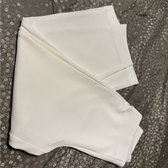 Pants too! Boston Proper Ivory Coast Cropped Chic Coordinates outfit - Picture 5 of 7